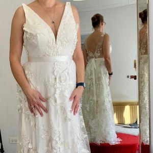 Beautiful Savin London Irene Wedding Gown